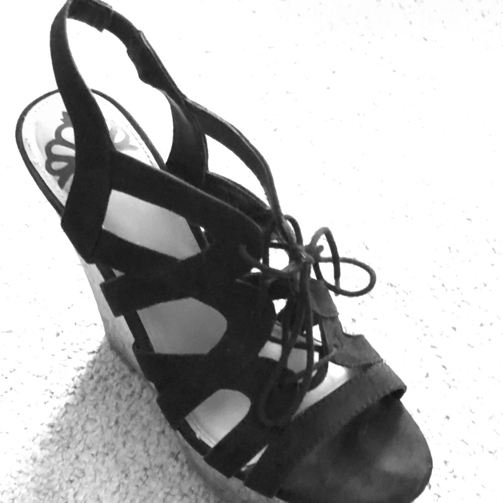 FERGALICIOUS by Fergie women’s heels